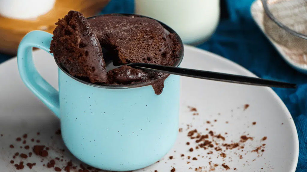 Bolo de chocolate na caneca