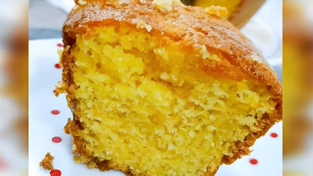 Bolo de laranja com fubá